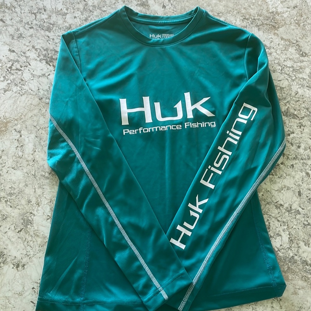 Ladies Medium Huk shirt